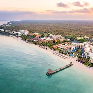 **** Resort Secrets Aura - Adults Only México